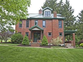 29 Ullom Rd, Washington, PA 15301-8652