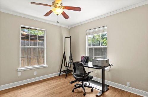 6609 Cruz St, Austin TX  78741-3519 exterior