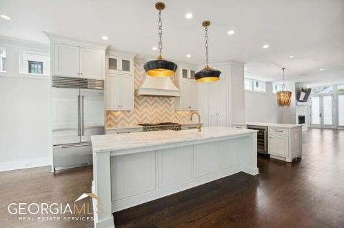 1074 Abington Ct, Atlanta GA  30319 exterior