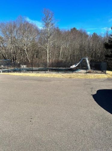 682 Springfield Rd, Somers CT  06071-1282 exterior