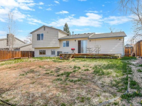 16492 Wyoming Dr, Aurora CO 80017-4159 exterior