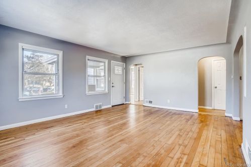1635 Havana St, Denver, CO 80010-2327