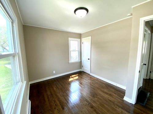 1123 Old Rdg Rd, Hobart IN 46342-1920 exterior