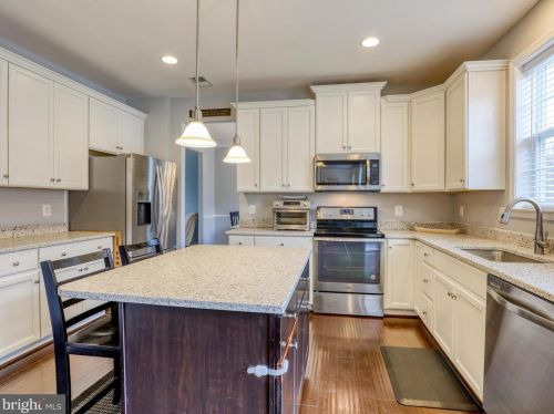 365 Chickamauga Dr, Harpers Ferry WV 25425-3633 exterior