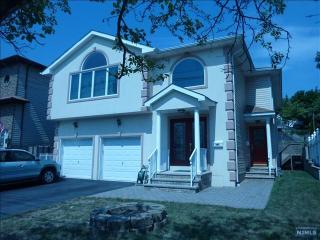 147 Westminster Pl, Lodi, NJ 07644-1009