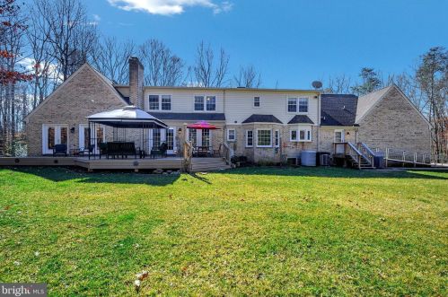 40 Holly Tree Ln, Fredericksburg, VA 22405-3151