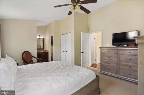 2 Sonata Ct, Silver Spring MD 20901-5064 exterior