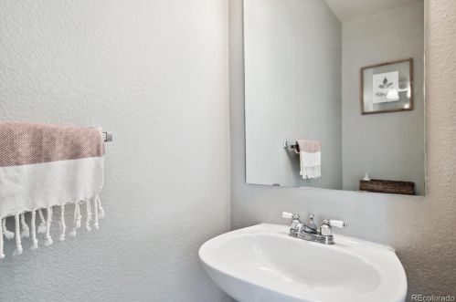 21264 Belleview Pl, Denver CO  80015-6406 exterior
