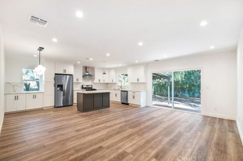 5510 Burnet Ave, Van Nuys CA  91411-3508 exterior