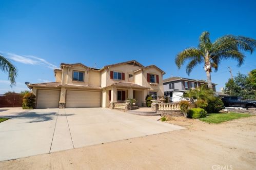 449 Wild Horse Ln, Norco, CA 92860-4118
