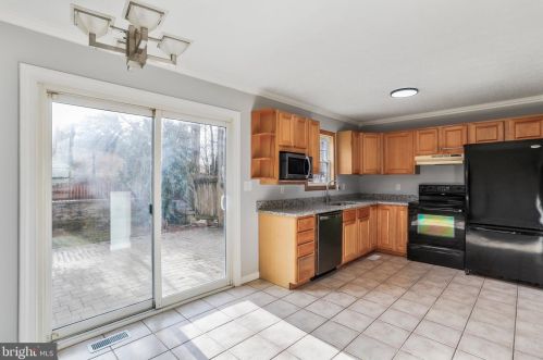 17 Morningstar Dr, Hedgesville, WV 25427-5300