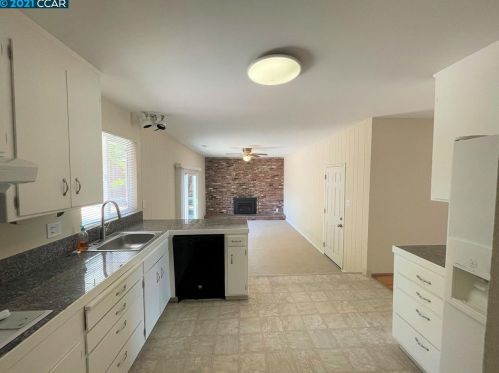 589 Maureen Ln, Concord CA  94523-2758 exterior