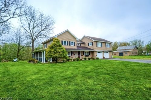 54 Lilac Dr, Lebanon, NJ 08833-3035