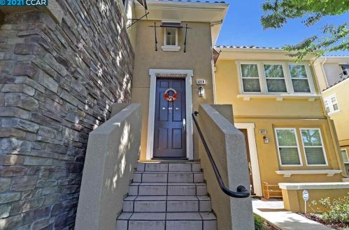 3279 Monaghan St, Pleasanton, CA 94568-4571