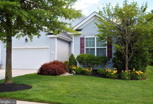 8 Danbury Rd, Auburn, NJ 08085-2512