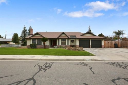 727 Vassar Ave, Visalia, CA 93277-4793
