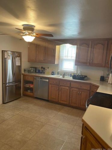4 Shirley St, Norwalk, CT 06850-2818