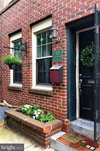 438 Fitzwater St, Philadelphia, PA 19147-3109