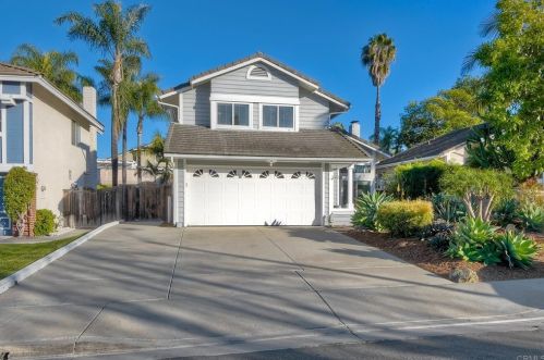 2136 Madiera Dr, Oceanside, CA 92056-6331