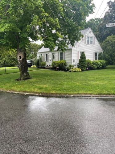 5 Pilgrim Dr, Warwick, RI 02888-3926