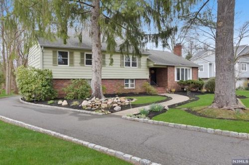 485 Piermont Rd, Cresskill, NJ 07626-1524
