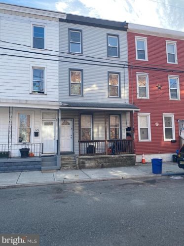 346 Ridgeway St, Gloucester, NJ 08030-1931