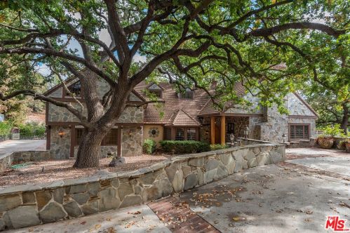 29021 Wagon Rd, Calabasas, CA 91301-2736