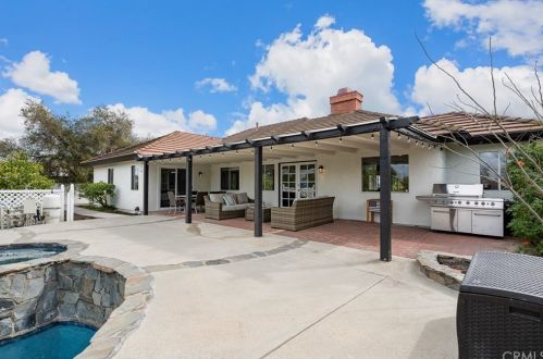 10973 Kayjay St, Riverside, CA 92503-5909