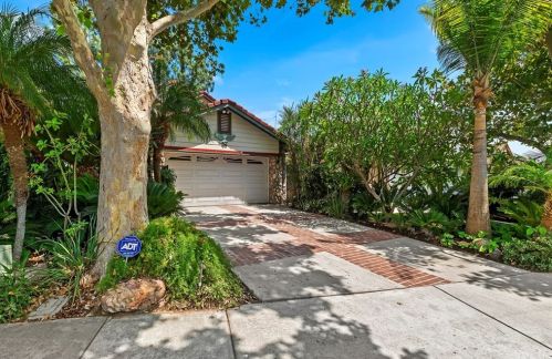 6150 Jennifer Ln, Riverside, CA 92509-6255