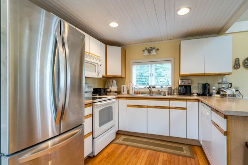 202 Beacon Hill Rd, Allenstown, NH 03275-3300