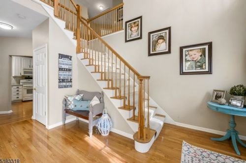 14 Poplar Ct, Hackettstown, NJ 07840-2847