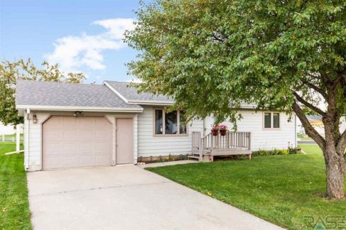 200 Carla Ave, Tea, SD 57064-2071