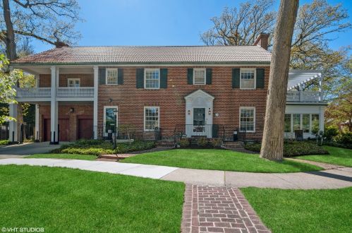 350 Elder Ln, Northfield, IL 60093-4268