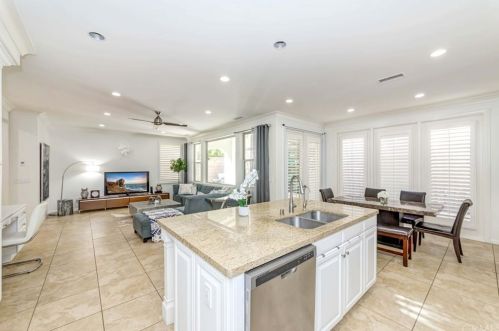 37 Deergrass, Irvine CA  92618-2246 exterior