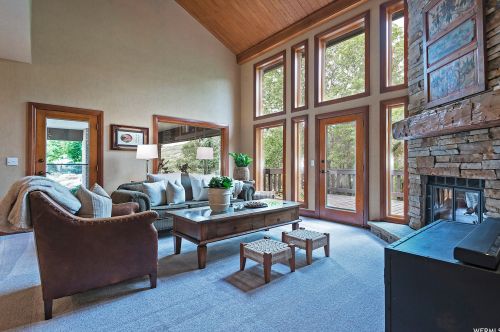 10188 Dimple Dell Ln, Sandy UT 84092-4505 exterior