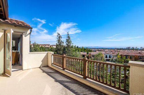 130 Long Fence, Irvine CA  92602-1807 exterior