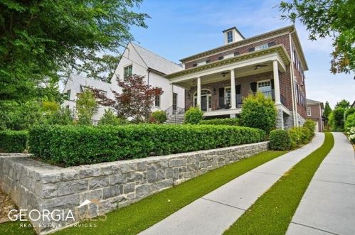 2897 Fulton Dr, Atlanta GA  30305-3154 exterior