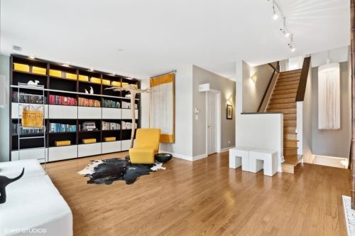 357 Superior St, Chicago, IL 60654-3515