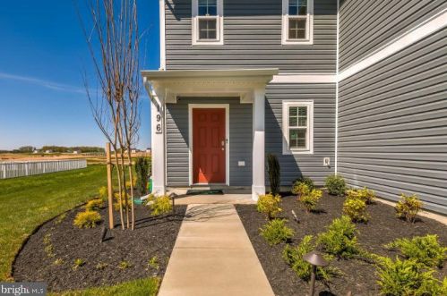 196 Winifred Dr, Hanover, PA 17331