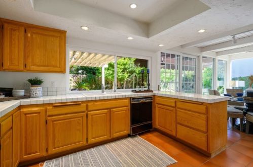 17702 Cassia Tree Ln, Irvine, CA 92612-2824