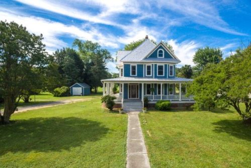 3798 Weems Rd, Weems, VA 22576-2601