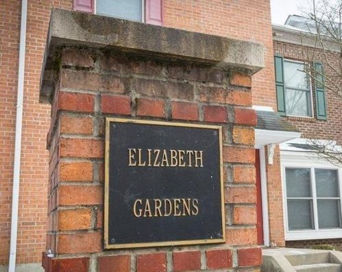 2518 Hackberry St, Cincinnati OH  45206-2104 exterior