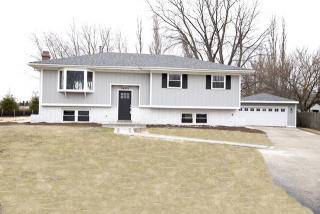 24901 Robin Ln, Naperville, IL 60564-5815