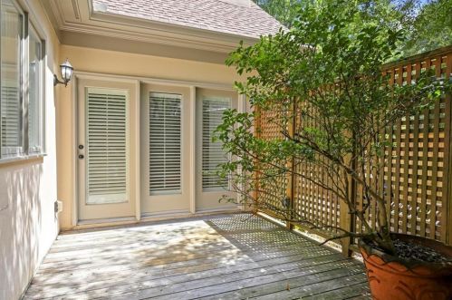 110 Hemmingwood Way, Atlanta GA  30350-4331 exterior