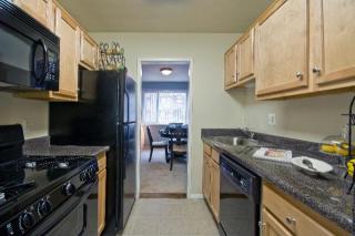 1850 Columbia Pike, Arlington VA  22204-6221 exterior