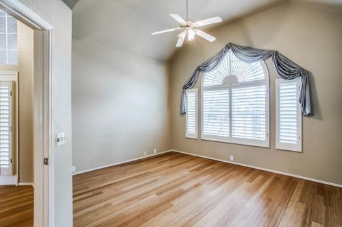 337 Touchdown Dr, Irving TX exterior