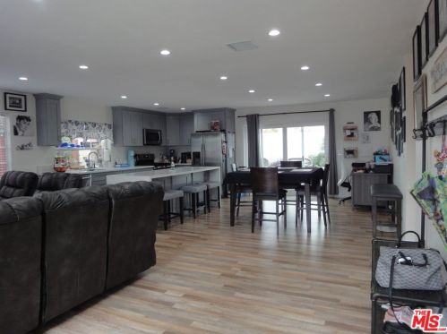 2110 Sequoia Ave, Simi Valley, CA 93063-2704