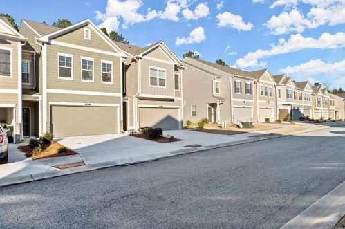 6265 Centennial Ln, Atlanta, GA 30349-8630