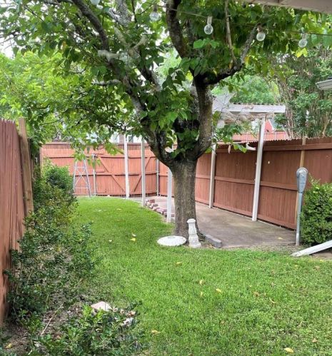 2315 Forestbrook Dr, Garland TX  75040-4057 exterior