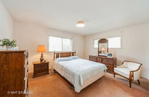 821 Castlewood Ln, Bannockburn IL  60015-2605 exterior